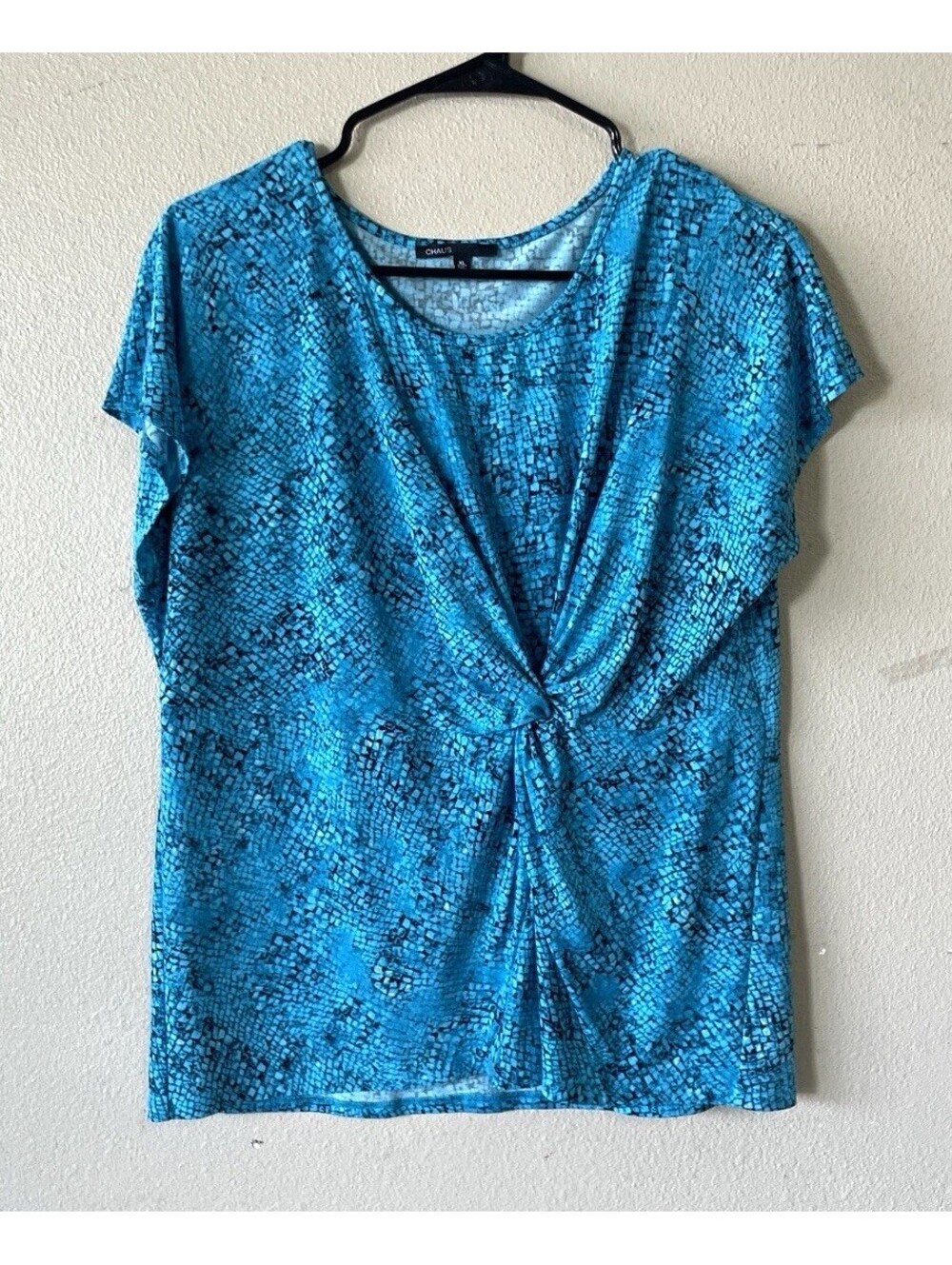 Chaus XL Blue Black Snake Print Twist Front Scoop Neck Short Sleeve Blouse